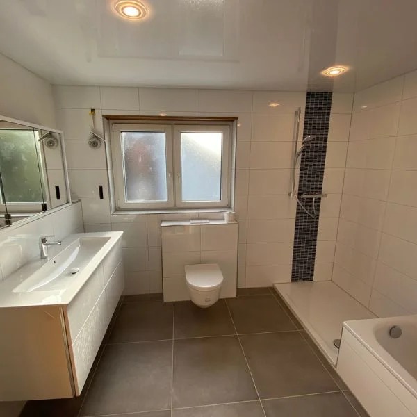 Badsanierung mit ebenerdiger Dusche